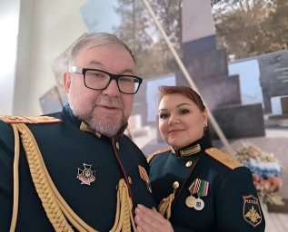 Почему именно фронтовой дуэт: смысл и миссия Суховых